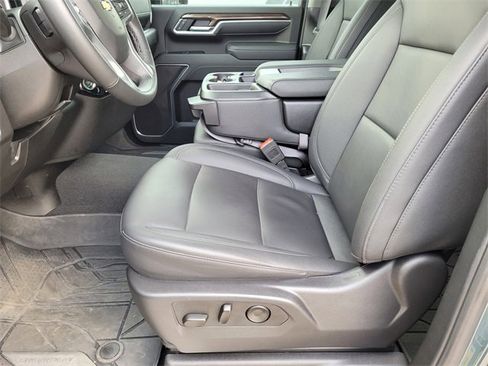Used 2025 Chevrolet Silverado 2500 LT w/ Safety Package image 21