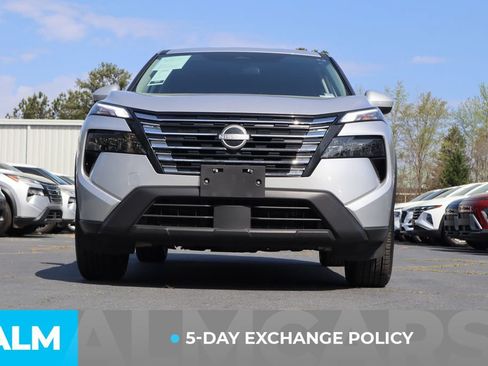 Used 2025 Nissan Rogue SV AWD/4WD image 3