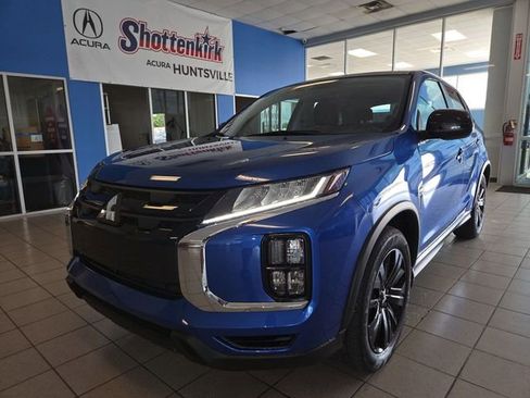 Used 2025 Mitsubishi Outlander Sport LE AWD/4WD image 1
