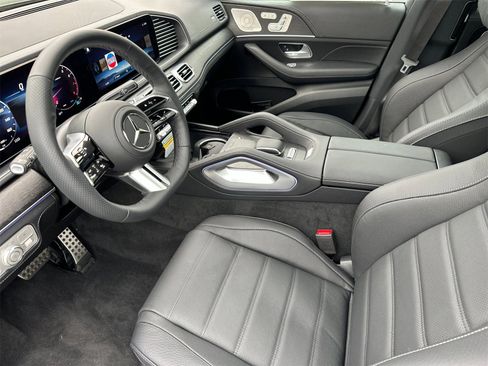 New 2025 Mercedes-Benz GLS 580 4MATIC image 10