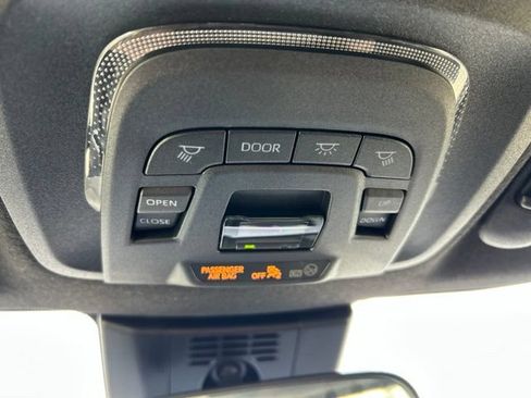 Used 2024 Toyota Corolla SE w/ SE Package FWD image 21