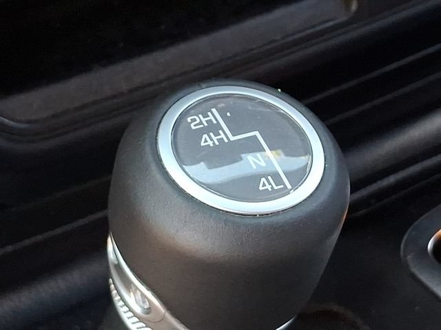 Used 2019 Jeep Wrangler Unlimited Sahara AWD/4WD image 25