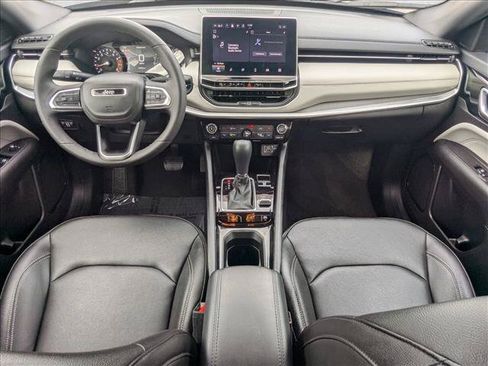 Used 2025 Jeep Compass Limited AWD/4WD image 16