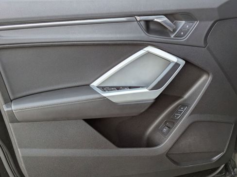 Used 2023 Audi Q3 2.0T Premium w/ Convenience Package image 9