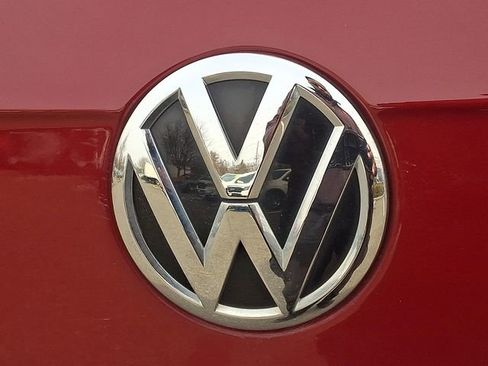 Used 2019 Volkswagen Tiguan SE w/ Panoramic Sunroof Package image 29