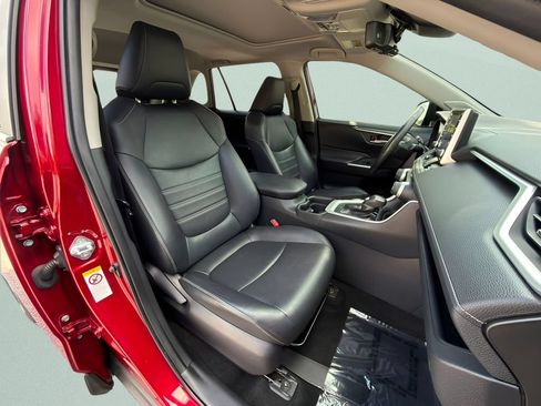 Used 2019 Toyota RAV4 XLE Premium w/ Advanced Technology Package FWD image 23