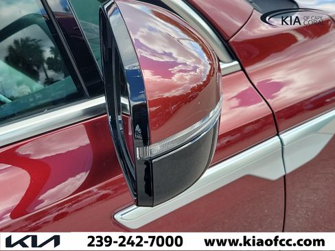 Certified 2025 Kia Sorento S w/ Panoramic Sunroof Package FWD image 8