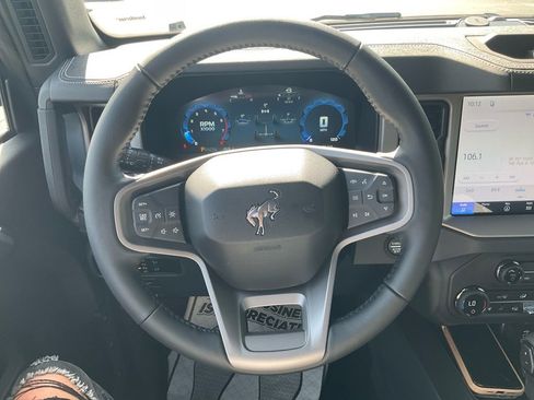 New 2026 Ford Bronco Outer Banks w/ Sasquatch Package AWD/4WD image 21