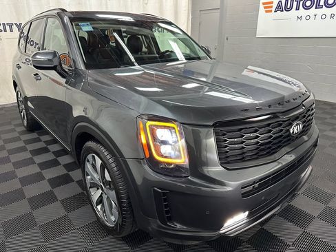 Used 2022 Kia Telluride SX w/ SX Prestige Package AWD/4WD image 3
