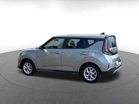 Used 2025 Kia Soul LX w/ LX Technology Package image 10