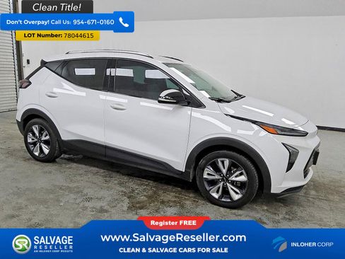 Used 2022 Chevrolet Bolt EUV LT w/ Convenience Package image 5