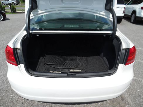 Used 2013 Volkswagen Passat 2.5 SE FWD image 24