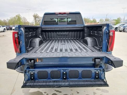 New 2026 GMC Sierra 2500 Denali w/ Denali Reserve Package AWD/4WD image 19