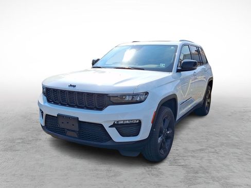 Used 2023 Jeep Grand Cherokee Limited w/ Black Appearance Package AWD/4WD image 1