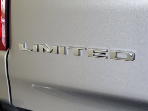 Used 2024 RAM 1500 Limited w/ Body Color Bumper Group AWD/4WD image 8