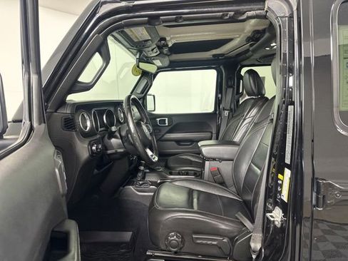 Used 2020 Jeep Gladiator Overland AWD/4WD image 7