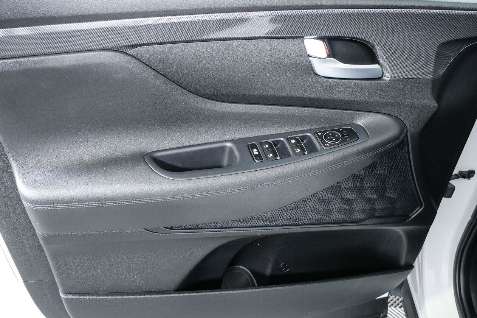 Used 2023 Hyundai Santa Fe SE FWD image 6
