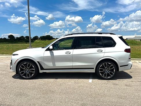 New 2027 BMW X7 xDrive40i w/ M Sport Package AWD/4WD image 5