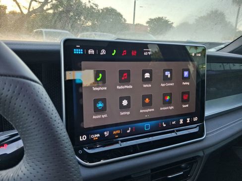 New 2026 Volkswagen Tiguan SE R-Line image 9