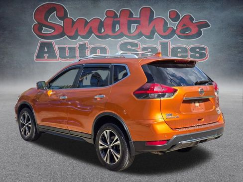 Used 2019 Nissan Rogue SV w/ Premium Package AWD/4WD image 4