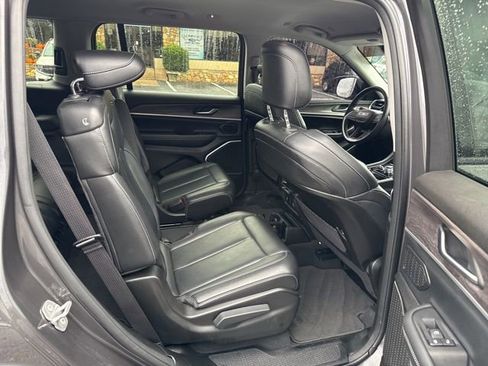 Used 2022 Jeep Grand Cherokee L Limited image 20