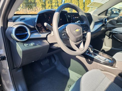 New 2026 Chevrolet Trax LT w/ Driver Confidence Package FWD image 22