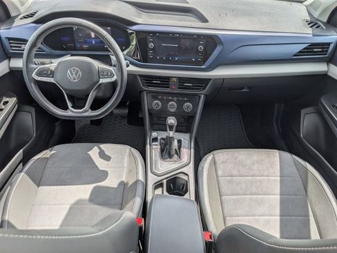 Used 2022 Volkswagen Taos SE w/ Panoramic Sunroof Package image 25