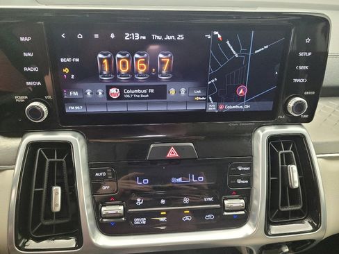Used 2022 Kia Sorento SX w/ Panoramic Sunroof Package AWD/4WD image 25