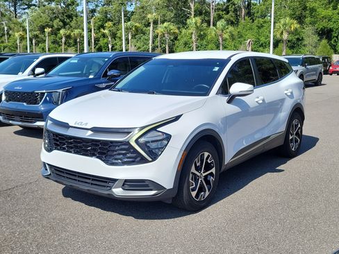 Used 2023 Kia Sportage EX FWD image 3