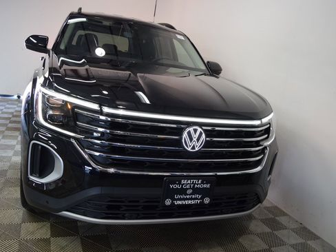 New 2026 Volkswagen Atlas SE image 3