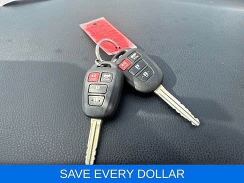 Used 2017 Toyota Corolla LE FWD image 20