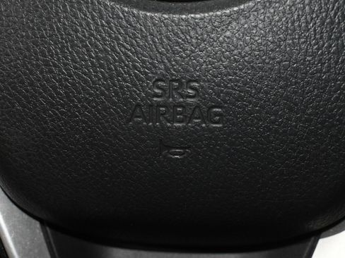 Used 2021 Toyota Camry LE image 32