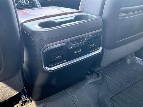 Used 2024 GMC Sierra 2500 Denali Ultimate image 34