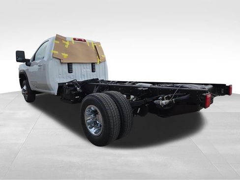 New 2026 GMC Sierra 3500 SLE w/ SLE Convenience Package AWD/4WD image 9