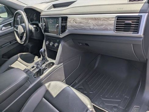 Used 2021 Volkswagen Atlas Cross Sport SE w/ Panoramic Sunroof Package FWD image 22