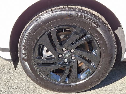 Certified 2025 Land Rover Range Rover Evoque S image 9