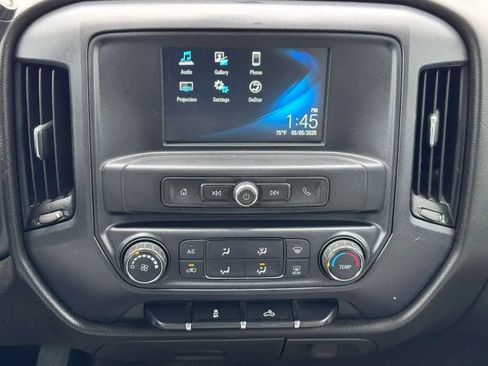 Used 2018 Chevrolet Silverado 1500 Custom w/ Custom Value Package AWD/4WD image 19