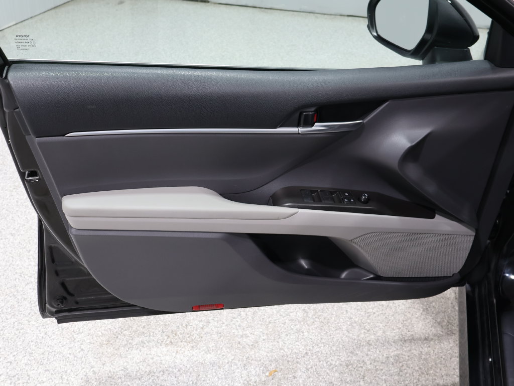 Used 2022 Toyota Camry LE AWD/4WD image 10