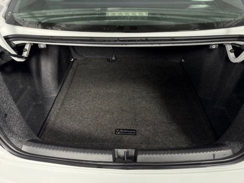 Used 2017 Volkswagen Jetta SE image 46