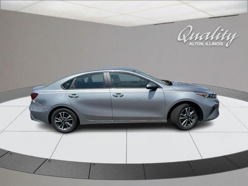 Used 2024 Kia Forte LXS FWD image 3