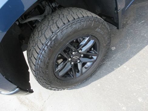 Certified 2019 Chevrolet Silverado 1500 LT Trail Boss AWD/4WD image 16