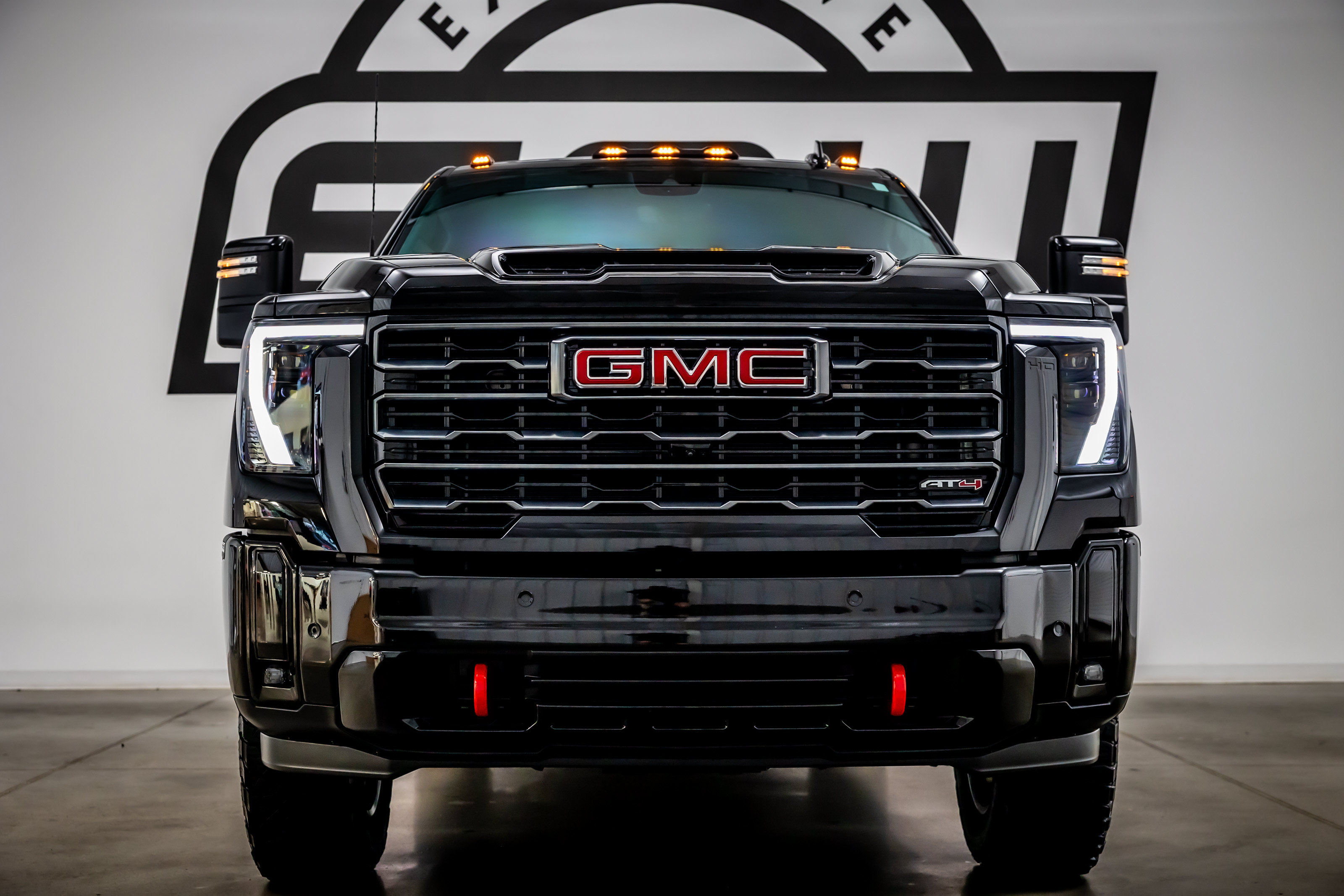 Used 2026 GMC Sierra 2500 AT4 w/ AT4 Premium Plus Package AWD/4WD image 4