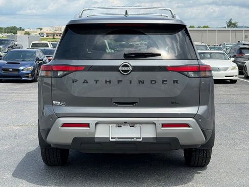 Used 2023 Nissan Pathfinder SL w/ Black Appearance Package FWD image 6