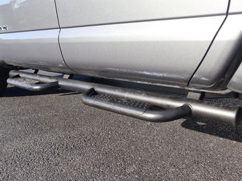 Used 2021 Nissan Titan SV w/ SV Convenience Package image 27