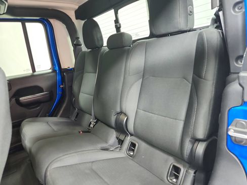 Used 2021 Jeep Gladiator Sport AWD/4WD image 11