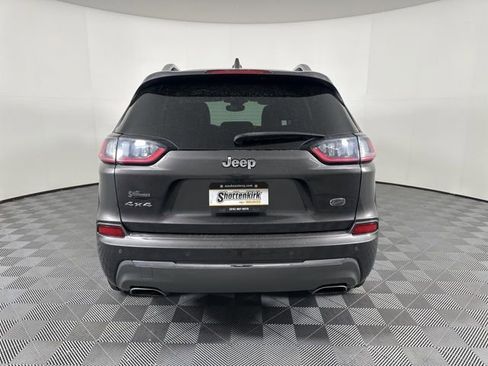 Used 2019 Jeep Cherokee Overland w/ Technology Group image 4