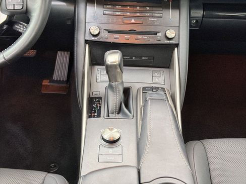 Used 2018 Lexus IS 300 w/ Comfort Package RWD image 17