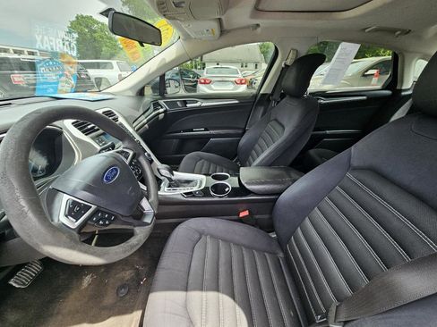 Used 2014 Ford Fusion SE FWD image 18