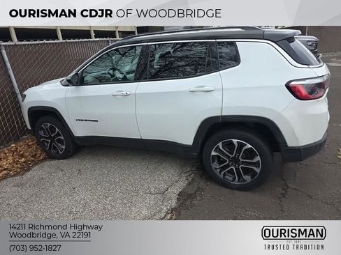Used 2022 Jeep Compass Limited image 9