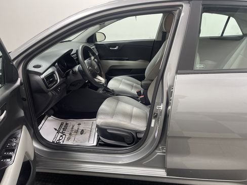 Used 2022 Kia Rio S w/ Technology Package image 9